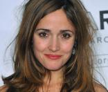 Rose Byrne  à l'amfAr hier à New York